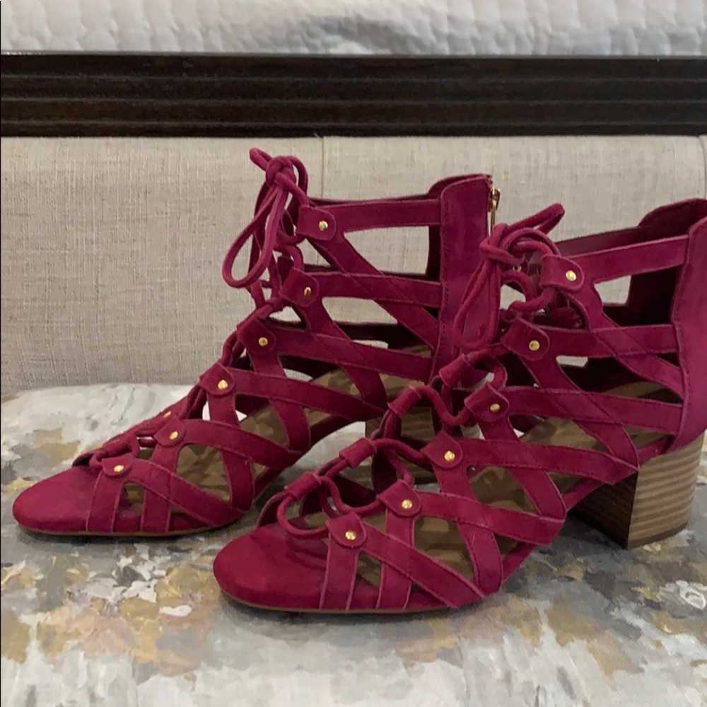 Brand new Aerosoles Lace Up sandals